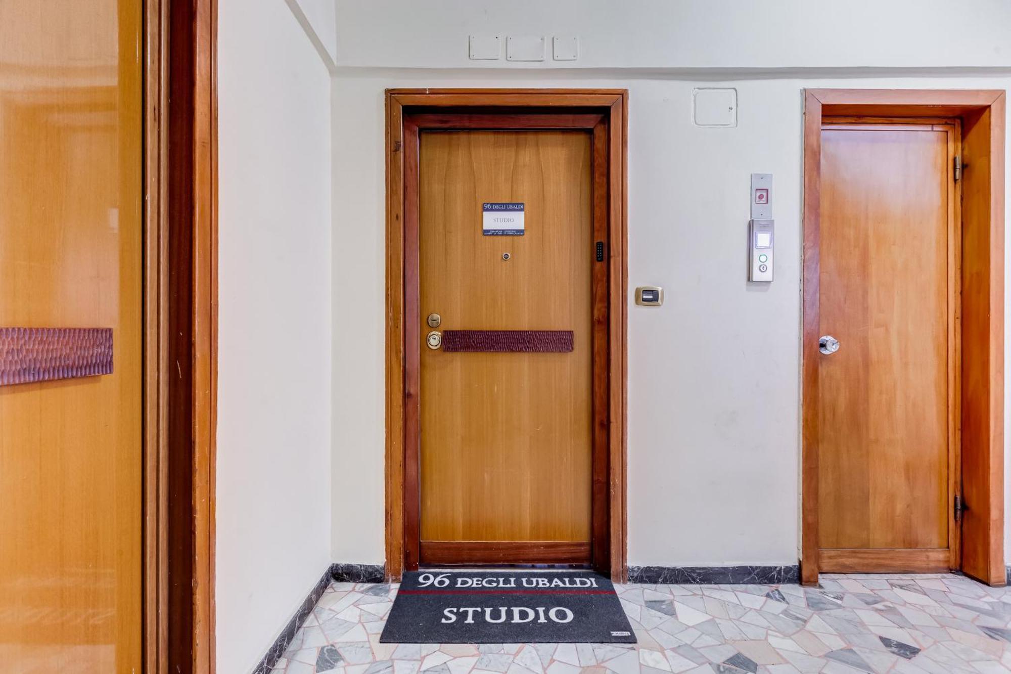 96 Degli Ubaldi Studio ローマ エクステリア 写真